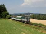 Die 754 022 als Os nach Nové Údolí am 18.07.2015 unterwegs bei Třísov.