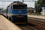 Der Schnellzug  nach Trutnov l�uft  in Jaromer ein. 23.05.2026  13:21 Uhr.