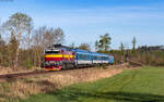 754 043 mit dem R 651 (Jihlava - Brno hl.n.) bei Studenec 3.5.26  