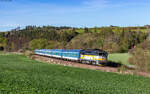 754 018 mit dem R 661 (Ceske Budejovice - Brno hl.n.) bei Č�chov 3.5.26
