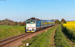 754 068 mit dem R 663 (Ceske Budejovice - Brno hl.n.) bei Petrovice u Třeb�če 3.5.26
