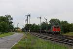 755.001 mit den Pn 64003 Kladno-Dubí - Třinec hier bei der Abfahrt in Jeneč, 14.06.2020