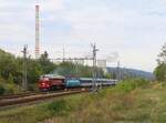 T 679 1600 leistete Vorspann am R 610 mit 193 289, weil am 27.08.23 zwischen Kadan Prunéřov und Klášterec nad Ohří der Strom abgeschaltet war. Hier zu sehen in Kadan Prunéřov. 