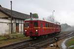 M131.1133 (CD 801 133) und M131.1228 fahren am 05.Oktober 2019 als Os 11823 (Moravany - Chrast u Chrudimi) aus dem Bahnhof Chrudim mesto.