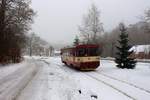 810 041-4 (Os 17247) zu sehen am 23.01.18 in Aš město auf dem Weg nach Aš.