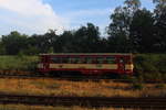 Die  Brotbüchse  im Volksmund gesagt 810 201 auf dem Weg nach As Mesto am 31.05.2018, aufgenommen bei der Ausfahrt im Bahnhof Hazlov