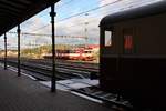 810 482-0 mit Beiwagen und 831 105 zu sehen am 03.10.19 in Chomutov.