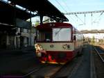 CD-Triebwagen 810-441 am frhen  Pfingstsonntagmorgen im Bahnhof Karlovy Vary.