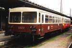 010 247-5 und 810 495-2 mit Zug Rakovnik-Praha-Masarykovo auf Bahnhof Praha-Masarykovo am 8-5-1995. Bild und scan: Date Jan de Vries. 