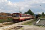 809 208 und 810 575 mit Os 8117 in Cerna (23.09.2011)