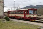 810 245 wartet am 28.11.2016 in Brezova nad Svitavou auf die Abfahrt.