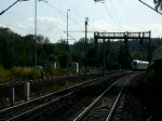Jetzt ist der Triebzug BR 830 in Polen, er hat eben die Neise berquert. Nach ca. 3 Kilometer fahrt ohne Halt durch Polen kommt der Zug nach Tschechien, sein erster Bahnhof ist Hradek nad Nisou.