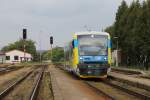 841 011-0 mit Os 4883 Jihlava-Třebč auf Bahnhof Okřky am 24-5-2013.