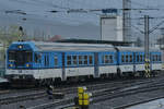 Der Triebzug 843 014-2 wartet im April 2017 am Bahnhof Děčín auf die Weiterfahrt.