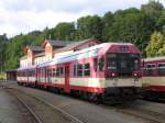 843 007-6 und Steuerwagen 86-29 007-3 mit Ersatzzug Sp 17246 Tanvald-Dresden Hbf auf Bahnhof Tanvald am 11-7-2009.