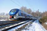 16.3.2013 10:04 ČD 844 005-9 aus Cheb nach Marinsk Lzně in der Nhe der Talsperre Jesenice zwischen den Haltestellen Cheb Veboř und Stebnice.