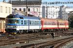 Am 29.September 2018 wird im Bahnhof Brno hl.n. der Os 4808 nach Jihlava mit dem CD 854 026-2 bereitgestellt.