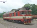 Triebzug 854 014-8 am 21.06.2004 im Bahnhof Trutnov / Riesengebirge.