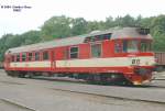 Triebzug 854 204-5 am 21.06.2004 im Bahnhof Trutnov / Riesengebirge.