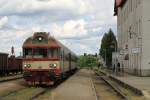 80 29 215-8 / 854 216-9 mit Os 4813 Jihlava-Brno auf Bahnhof Okříšky am 21-5-2013.