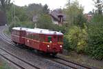 M131.1133 (CD 801 133) und M131.1228 am 05.Oktober 2019 als Os 11827 von Chrudim mesto kurz vor dem Bahnhof Chrudim.