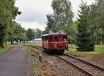 Am 11.09.21 fanden Sonderzugfahrten zwischen Aš und Hranice v Čechách mit M131 1515 statt. Hier ist der Triebwagen in Aš město zu sehen.