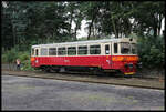 Mit alter Nummer M 1520535 hatte am 7.9.2021 dieser Triebwagen eine Arbeits Rotte zum Bahnhof Ceska Kamenice gebracht.