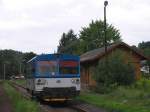 810 493-7 mit Os 5739 Kunčice nad Labem-Trutnov Hlavn Ndra auf Bahnhof Pilnikov am 11-8-2011.