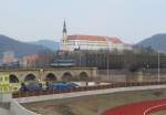 810 xxx berquert am 18. Mrz 2013 als Os Usti nad Labem-Strekov - Decin die Elbebrcke in Decin.