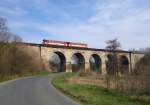 810  am 18.4.2013 auf die Brcke im Dorf Podlesin bei Slany.