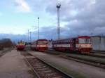 M 262 1183, 810 589-2 und 810 224-6 am 11.01.15 in Praha-Zličín.