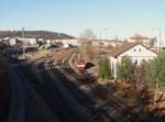 810 589-2 zu sehen in Praha-Smíchov am 13.01.15. Viele Gleise und nur ein kleiner Triebwagen.