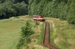 810 655-1 tuckert gemütlich mit Ausflugsgästen vom Andrspach Canyon Richtung Trutnov.