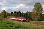 810 575 und 809 208 mit Os 8122 vor Nova Pec (23.09.2011)