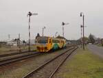 814 100-4 als Os 9826 zu sehen am 12.04.26 in Jeneč. Nochmal ein Bild verewigt, eh die Modernisierung beginnt.