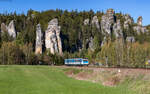 814 103 als Os 15733 (Trutnov hl.n. - Teplice nad Metuji) bei Doln� Adr�pach 2.5.26