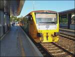 CD 814 052-6 in Bahnhof Praha Kladno Ostrovec am 23. 7. 2027.