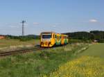 Der 814 307 als Os am 25.05.2014 unterwegs bei Březnice.