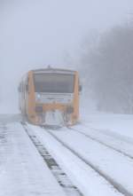 814/914 081 - 5 aus Karlovy Vary fährt in Horni Blatna ein, Weiterfahrt nach Johanngorgenstadt ,der Fotograf machte eine Nebelskitour aus Weitersglahütte kommend...10.02.2015 14:06 Uhr. 