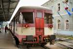 Beiwagen hinter Triebwagen der BR 842 in Hradek n.N. (Grottau) vor Weiterfahrt nach Liberec, Sommer 2004