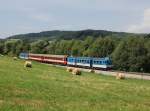 Der 842 006 als Os nach České Budějovice am 18.07.2015 unterwegs bei Hořice na Šumavě.