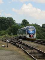 23.7.2014 11:31 ČD 844 018-2  RegioShark  Personenzug (Os) aus Luby u Chebu nach Cheb bei der Einfahrt in den Bahnhof Skalná.