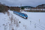 Das Jahr 2026 begann im Erzgebirge mit Schnee. Am 02.01.2025 hat 844 004 der Tschechischen Bahn als Os 19806 den Anstieg von Karlovy Vary fast geschafft und erreicht in Kürze den Bahnhof von Johanngeorgenstadt.