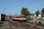 Am 08.05.2011 fährt 854 017, mit R1108 aus Kolin, in den Bf Rumburk ein.