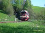 Triebwagen der BR 854 von der Adersbacher Felsenwelt   kommend 10.05.2006