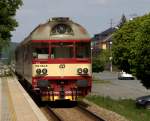 854 004 - 9 Milos an der Spitze des  R 1147 Metodej Vlach nach Praha, aufgenommen in
Bakov nad Jizerou Mesto. 23.05.2015 15:08 Uhr