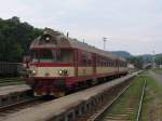 80-29 207-5/854 225-0mit Sp 1864 Trutnov Hlavn Ndra-Chlumec nad Cidlinou auf Bahnhof Trutnov Hlavn Ndra am 6-8-2011.