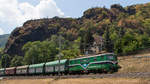 Am 14. Juli 2018 in Usti nad Labem erwischt. Die 121 023-6 der SD KD schlängelt sich durchs Elbtal gen Norden. 