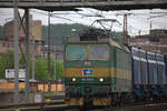 163 259-5 bei der Ausfahrt in Usti nad Labem mit einem Ganzzug.