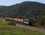 Die 163 247 mit Innofreight Containerganzzug bei Sebuzin nahe Usti nad Labem. Aufgenommen am 22.09.2019. 